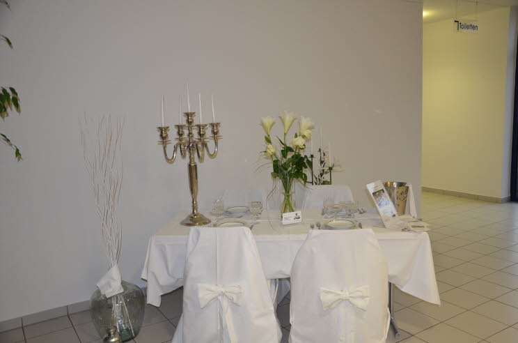 Demo Tisch fr "Weie Nacht"